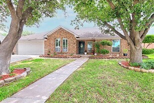 1410 Spyglass Dr in Mansfield, TX - Building Photo