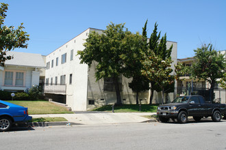 915 S St Andrews Pl in Los Angeles, CA - Building Photo - Building Photo