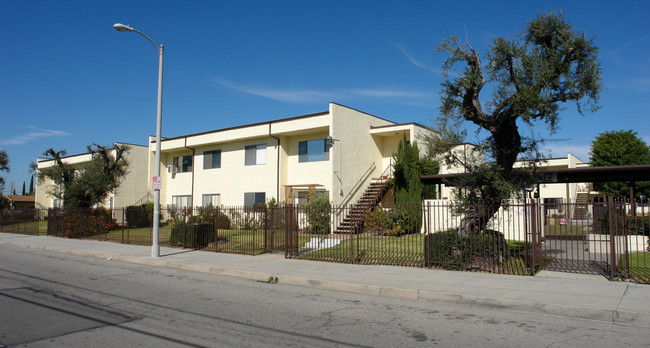 Heatherdale in North Hollywood, CA - Building Photo - Building Photo