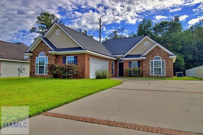 1105 Sara Ln in Hinesville, GA - Building Photo - Building Photo