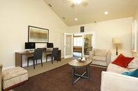 Business Center - Larkspur Woods Apartamentos in Sacramento, California