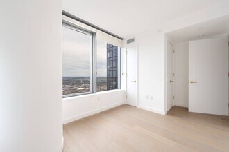 3 Ct Square W in Queens, NY - Building Photo - Building Photo