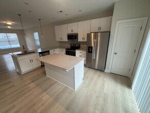 Room in Townhome on Old Grove Ln in Apex, NC - Building Photo - Building Photo