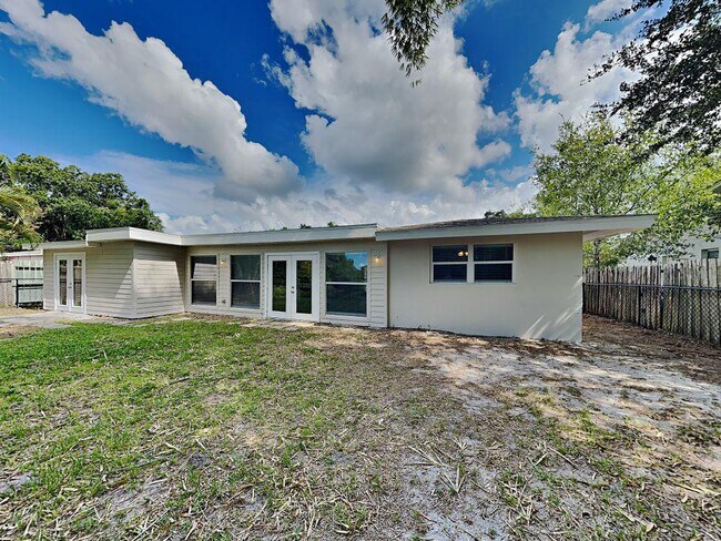 property at 1032 Carolina Ave
