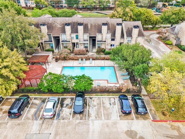 10811 Richmond Ave. in Houston, TX - Building Photo - Building Photo
