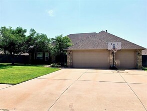 15509 Sugar Loaf Dr in Oklahoma City, OK - Building Photo - Building Photo