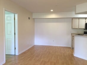 700 Crest Pines Dr in Orlando, FL - Building Photo - Building Photo