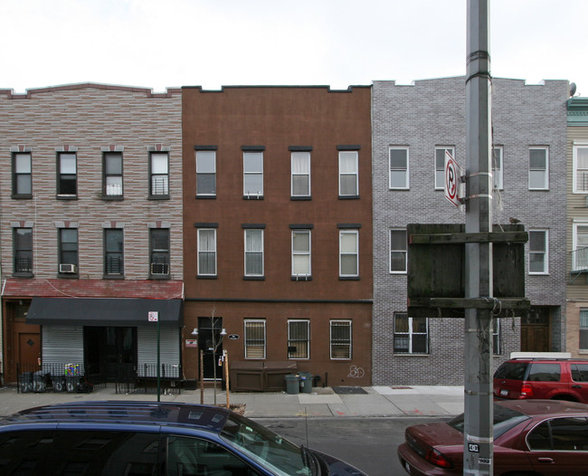 768 Hart St in Brooklyn, NY - Building Photo - Building Photo