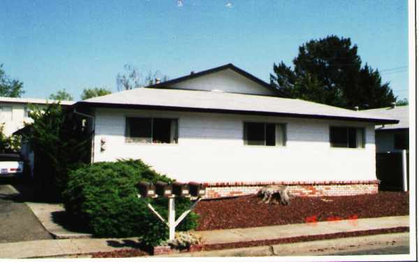 1550-1552 Herbert St in Santa Rosa, CA - Foto de edificio