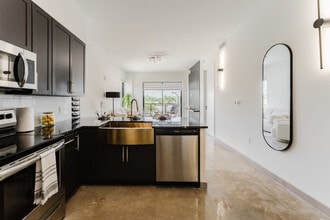 2750 Griffin Rd in Fort Lauderdale, FL - Foto de edificio - Building Photo