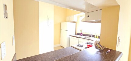 1881 NW 96th Terrace in Pembroke Pines, FL - Building Photo - Building Photo