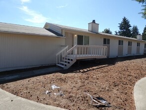 2236 E 7th Ave in Port Angeles, WA - Building Photo - Building Photo