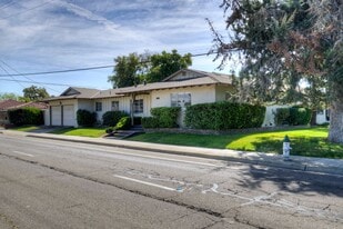 123 W McKinley Ave in Fresno, CA - Building Photo