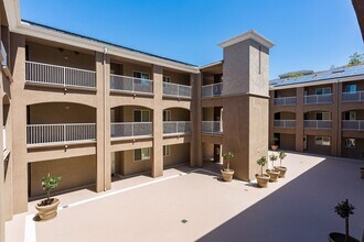7653 Mission Gorge Rd in San Diego, CA - Building Photo - Building Photo