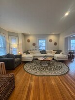 58 Saunders St in Boston, MA - Building Photo