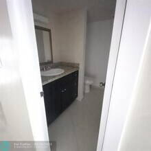 5608 NW 19th St in Lauderhill, FL - Building Photo - Building Photo