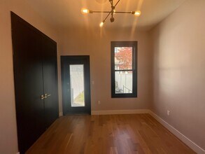 172 New York Ave, Unit 1R in Jersey City, NJ - Building Photo - Building Photo