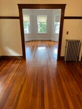 24 Sheffield Rd, Unit 2 in Boston, MA - Foto de edificio - Building Photo