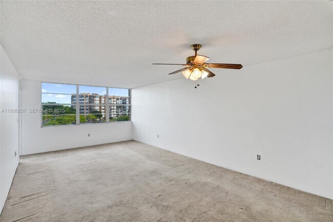 1200 St Charles Pl in Pembroke Pines, FL - Building Photo - Building Photo