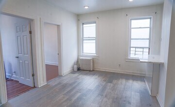 13 Stevens Ave in Jersey City, NJ - Building Photo - Building Photo