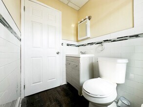 2210 Robert T Longway Blvd in Flint, MI - Building Photo - Building Photo