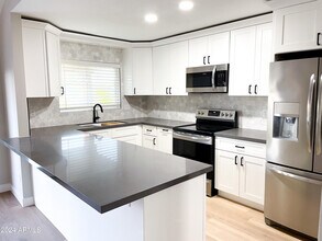 1460 E Todd Dr in Tempe, AZ - Building Photo - Building Photo