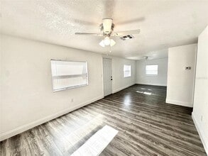 3905 54th Ave N in St. Petersburg, FL - Building Photo - Building Photo