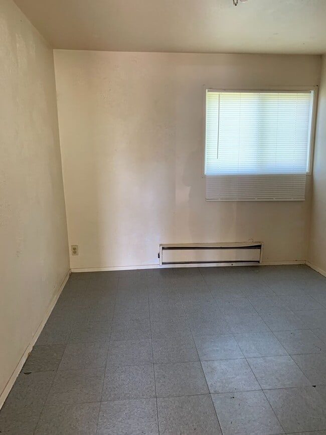 2334 Oak Ave in Klamath Falls, OR - Building Photo - Building Photo