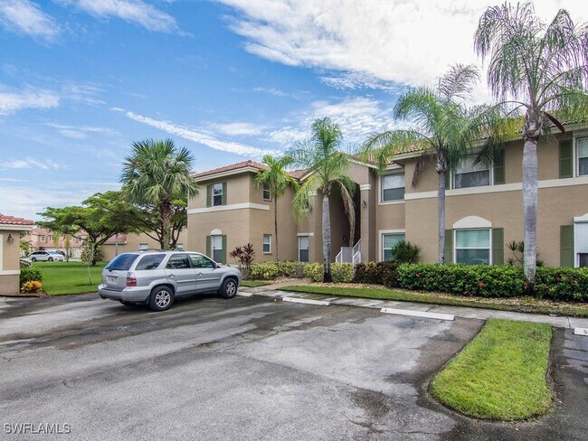6610 Huntington Lakes Cir in Naples, FL - Building Photo - Building Photo