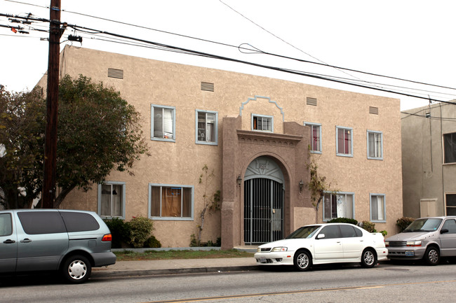 2525 E 10th St in Long Beach, CA - Building Photo - Building Photo