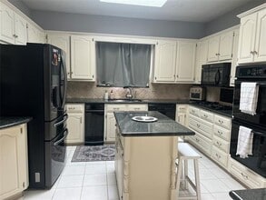 2601 Oak Point Dr in Garland, TX - Building Photo - Building Photo