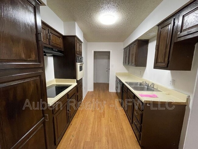 1510 Blackwell Dr in Irving, TX - Building Photo - Building Photo