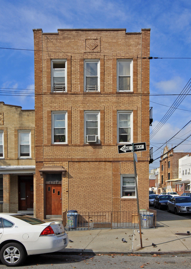 67-54 78th St in Middle Village, NY - Building Photo - Building Photo