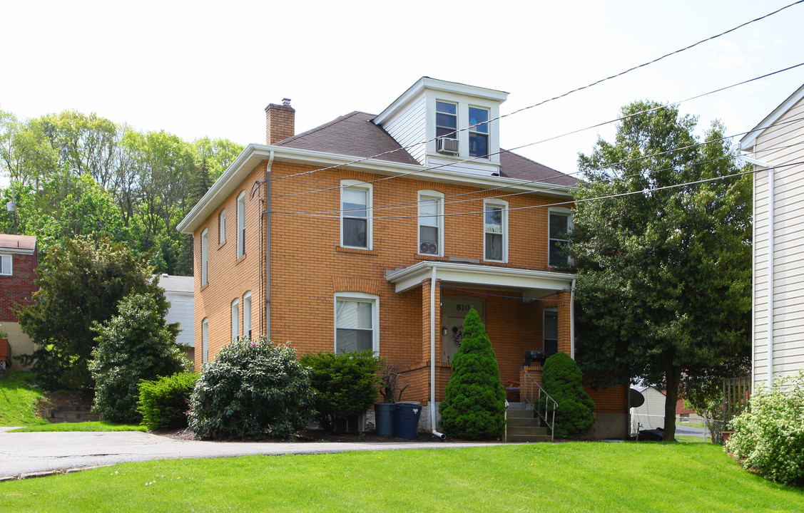 810 Bower Hill Rd in Bridgeville, PA - Building Photo