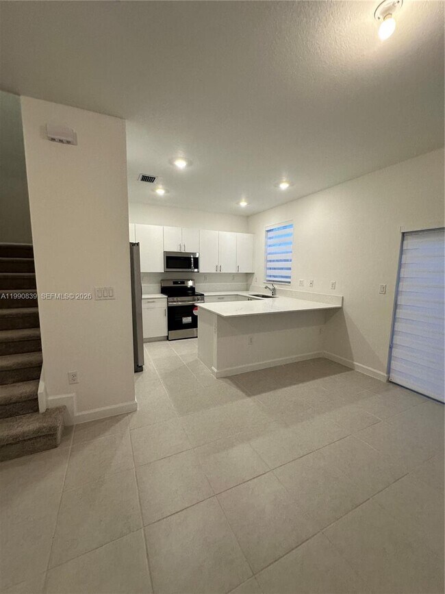 2889 SE 25th Ave in Homestead, FL - Building Photo - Building Photo