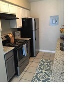 Inwood Village Townhomes in Houston, TX - Building Photo