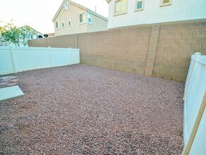 9329 Square Dance Pl, Unit 3313 in Las Vegas, NV - Building Photo - Building Photo