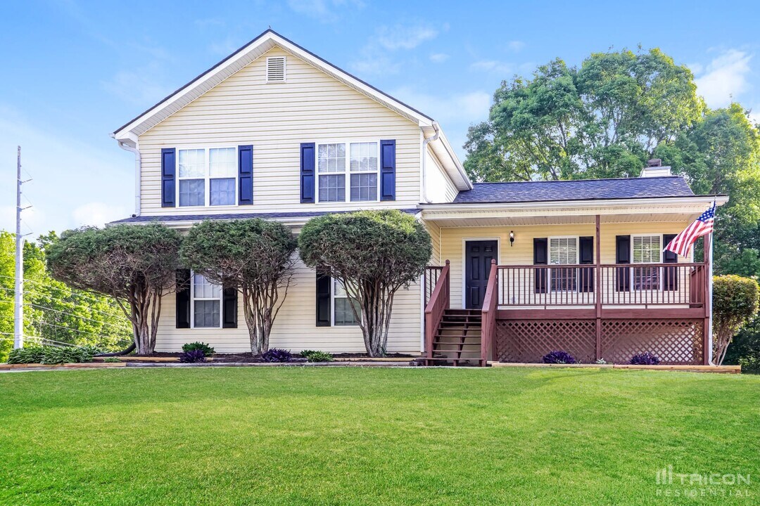 15 Woodwind Dr in Rockmart, GA - Building Photo