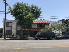 Woodley Gardens in Van Nuys, CA - Building Photo - Primary Photo