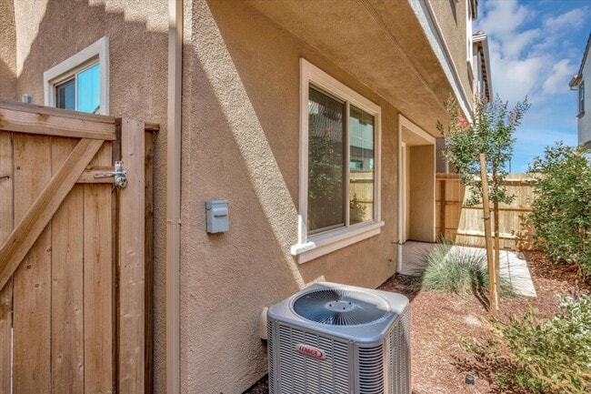 10466 Oboe Way