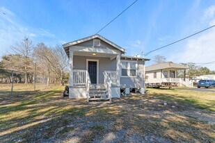 2245 Bayou Rd in New Orleans, LA - Building Photo