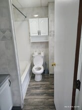 463 Linden St, Unit 2 fl in Fall River, MA - Building Photo - Building Photo