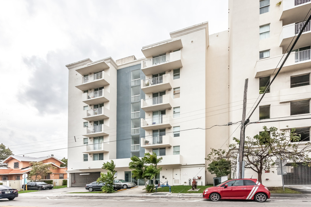 Edificio Camacho in Miami, FL - Building Photo