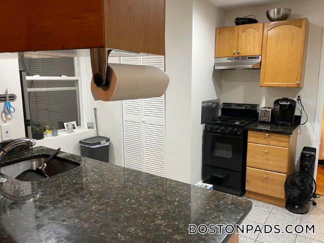 28 Fleet St, Unit 23 in Boston, MA - Building Photo - Building Photo