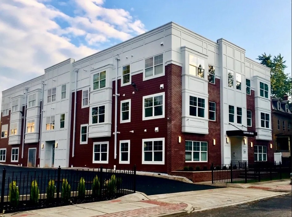 The Clinton Grand North in East Orange, NJ - Building Photo