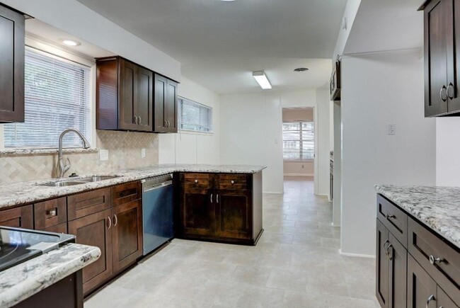 9206 Bassoon Dr in Houston, TX - Foto de edificio - Building Photo