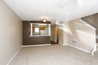 Sun Valley Townhomes in Anderson, IN - Building Photo - Interior Photo