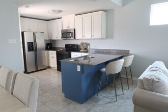 515 Graneros Ave in Laredo, TX - Building Photo - Building Photo