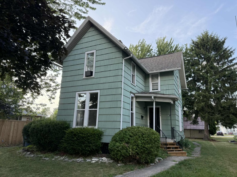 334 W 9th St in Auburn, IN - Building Photo