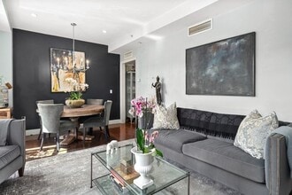 426 Massachusetts Ave, Unit 302 in Boston, MA - Foto de edificio - Building Photo